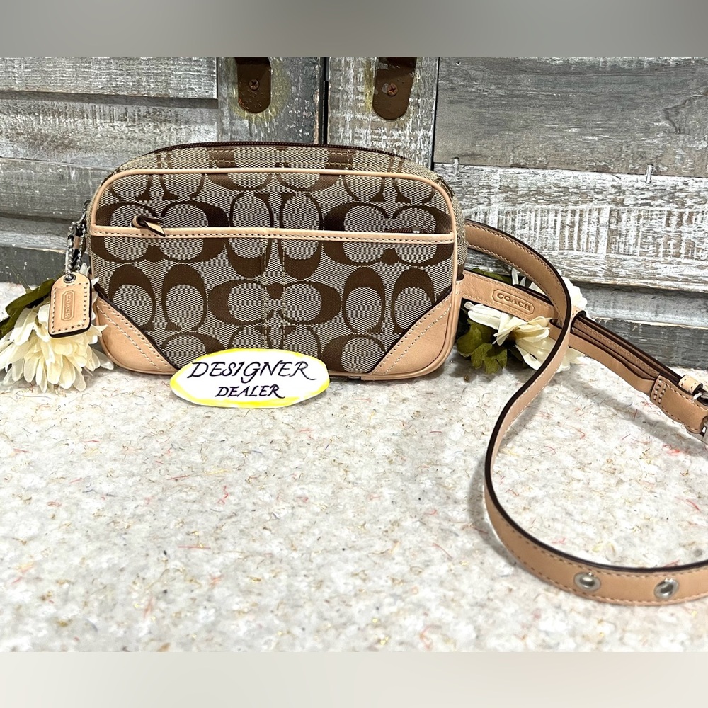 COACH Vintage Signature Canvas Vachetta Leather Trim Belt Bag Mint Cond